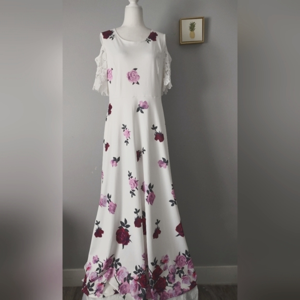 Party Maxi Dress color white with flowers Size L with pockets  New  Handmade